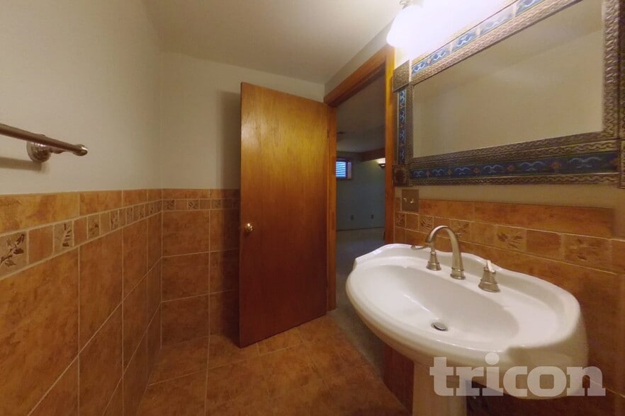 Building Photo - 17490 E Eldorado Cir