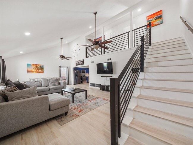 Building Photo - 8007 Beluche Dr