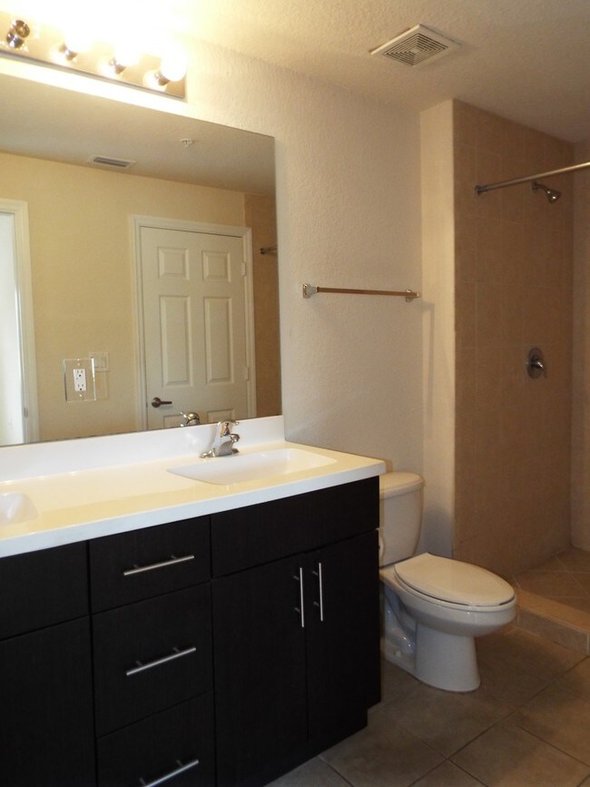 Building Photo - 13160 Bella Casa Cir