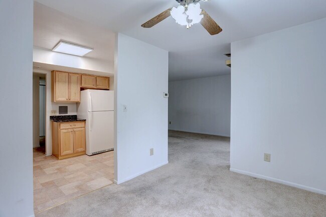 Building Photo - 1BD/1BA - Great Condo in Columbia
