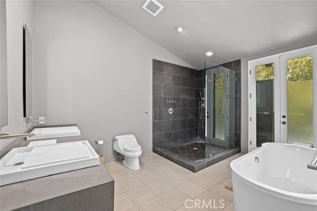 Building Photo - 2420 Bowmont Dr