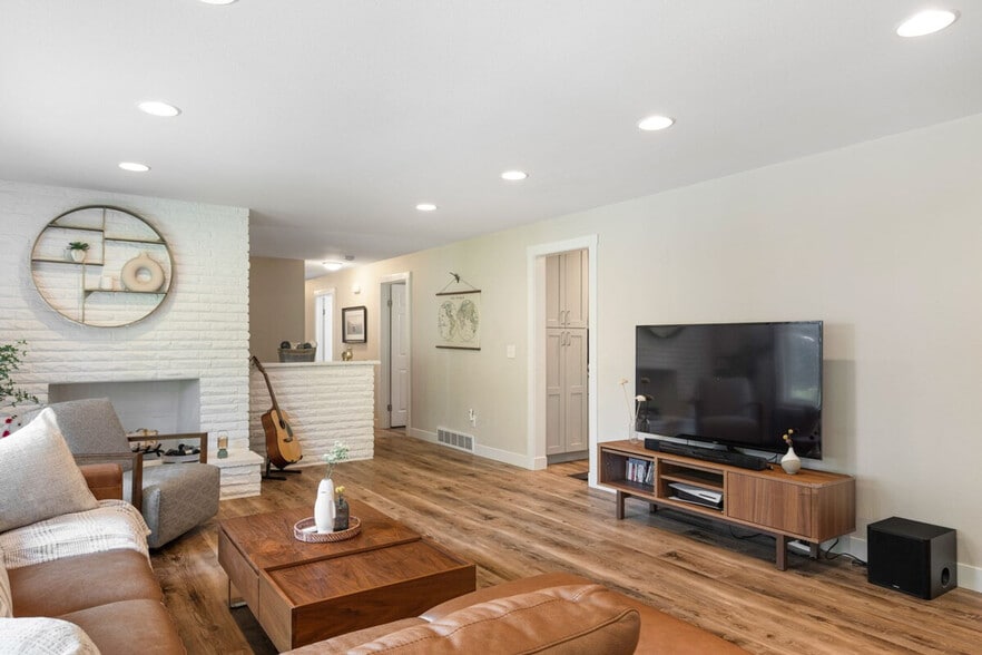 Building Photo - 13829 NE 74th St