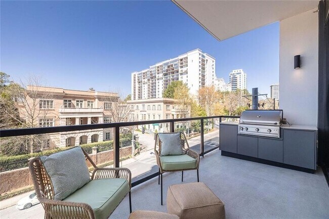 Building Photo - 2425 Peachtree Rd NE