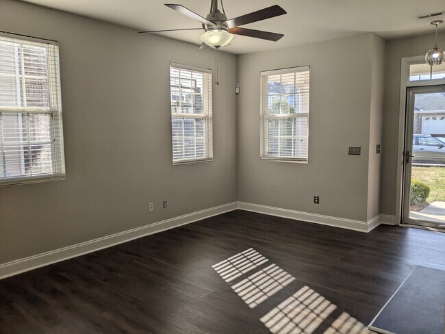 Building Photo - 3741 Tryon Ridge Dr