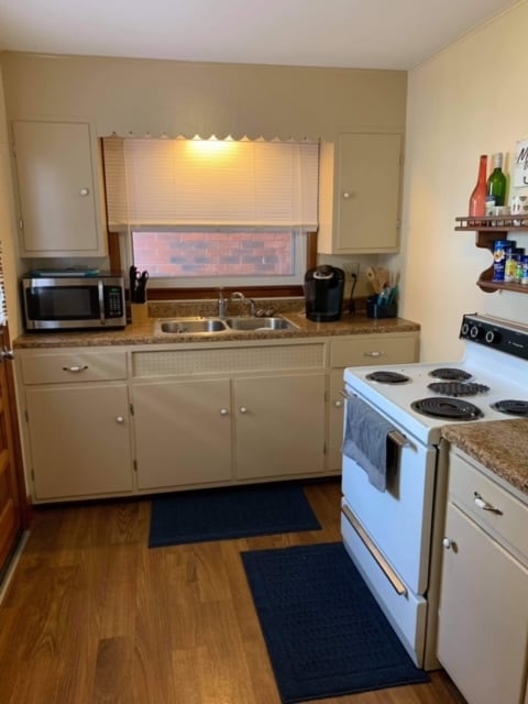 Building Photo - Wolford Units