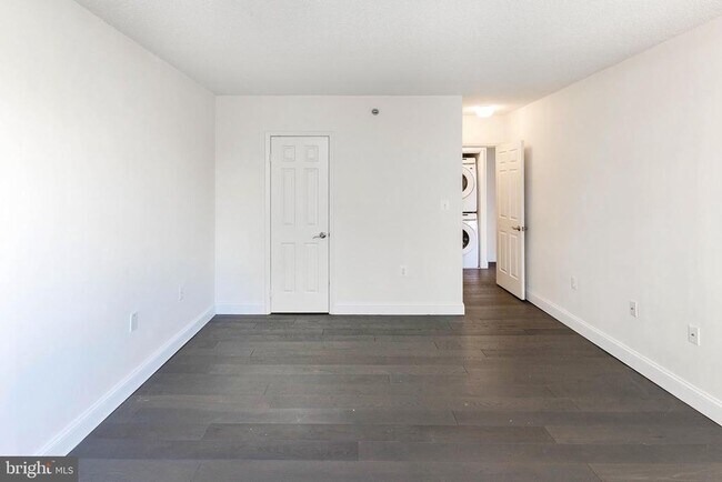 Building Photo - 4801 Fairmont Ave