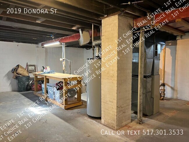 Building Photo - 2019 Donora St