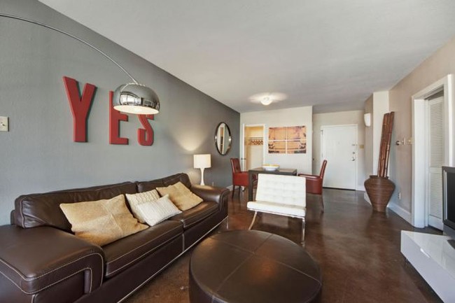 Building Photo - 2 bedroom in Dallas TX 75202