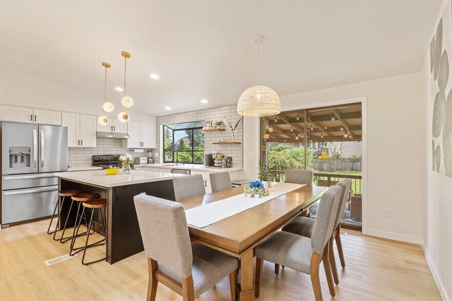 Building Photo - 14808 11th Pl W