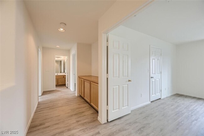 Building Photo - 4045 Oliver Sagebrush Dr