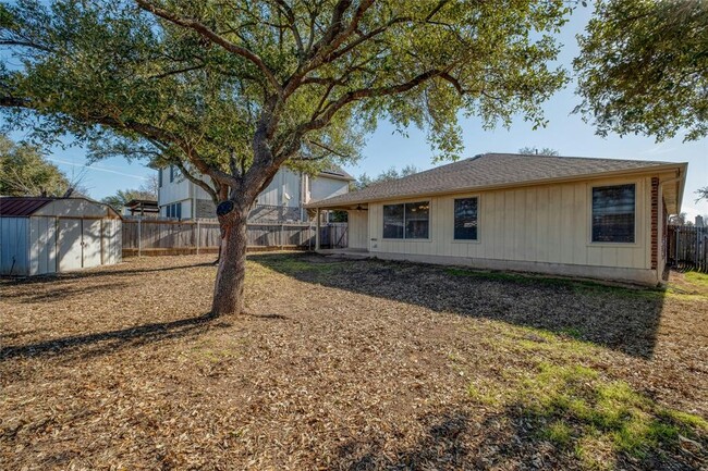 Building Photo - 1308 Lochaline Loop