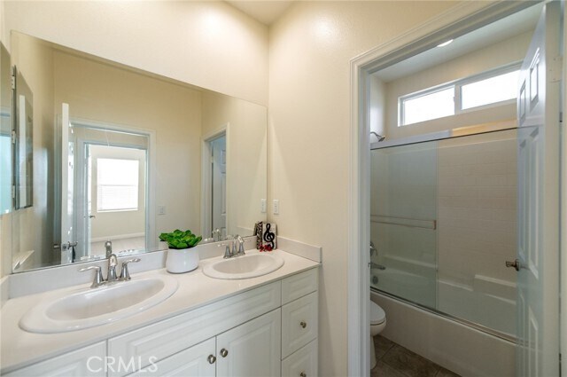 Building Photo - 2841 E Via Terrano