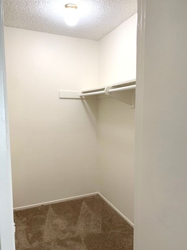 Building Photo - Charming 2-Story 2-Bedroom, 1-Bath Unit in...
