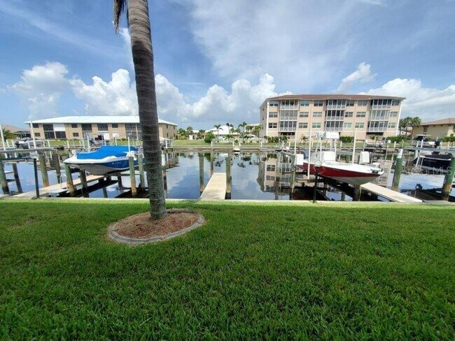 Building Photo - 245 Coldeway Dr