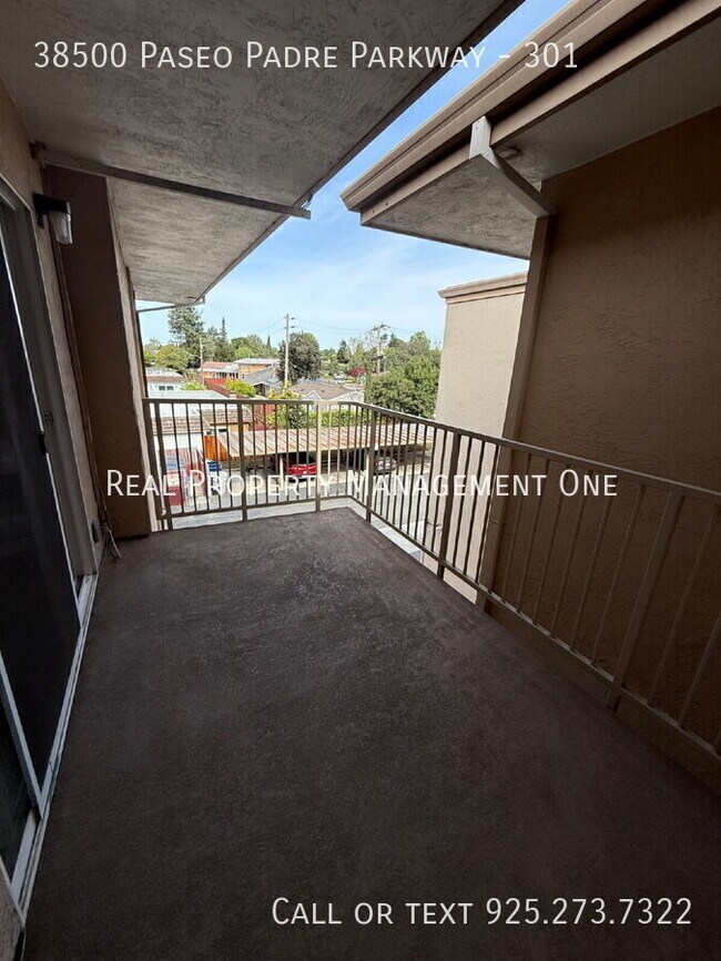 Building Photo - 38500 Paseo Padre Pkwy