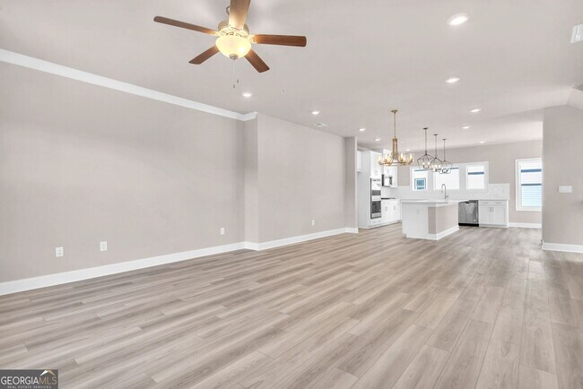 Building Photo - 423 Lincoln St