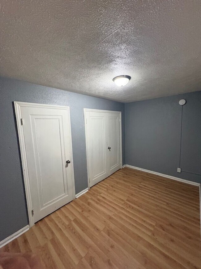 Building Photo - 1311 N Flora Ave