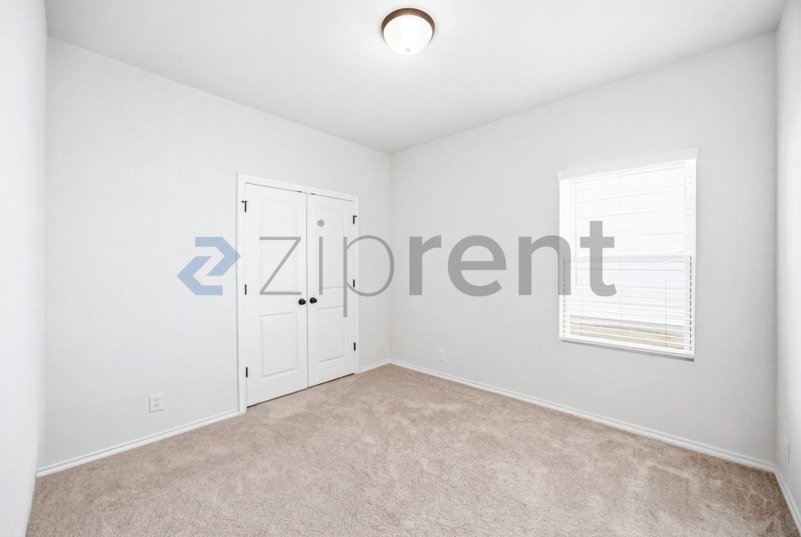 Building Photo - Unit