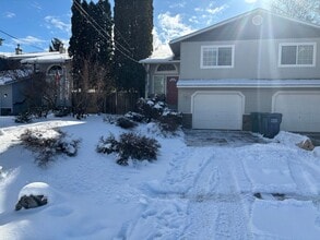 Building Photo - 726-728 E Spokane Ave