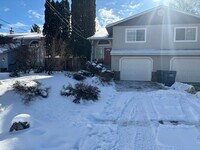 Building Photo - 726-728 E Spokane Ave