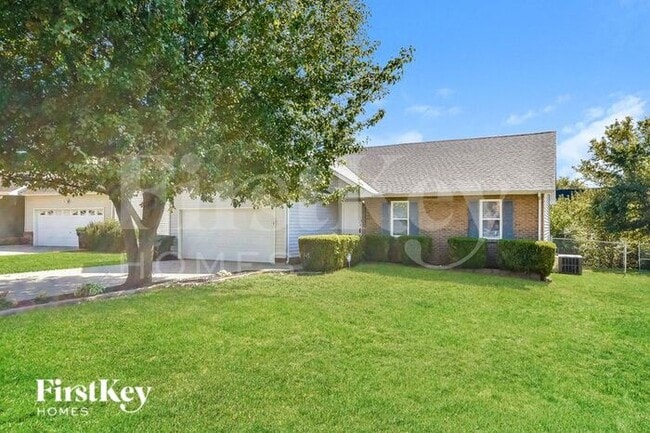 Building Photo - 1304 Venessa Dr