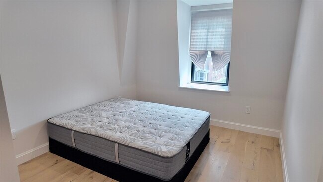 Building Photo - 201 Washington St