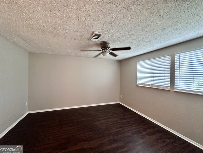 Building Photo - 1719 Cumberland Valley Dr SE
