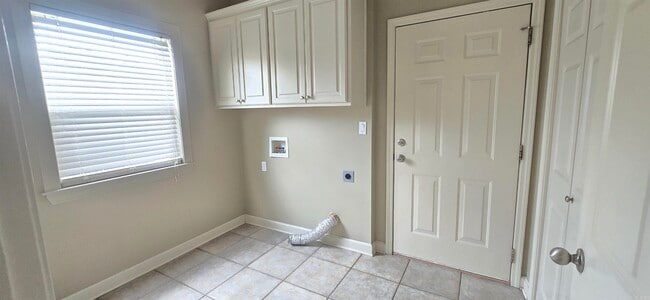 Building Photo - 3001 Gemstone Cove