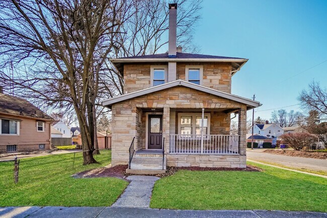 Building Photo - 1959 Barrows St