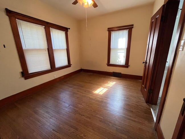 Building Photo - Cute 2 Bedroom Home With All Hardwood Floors!