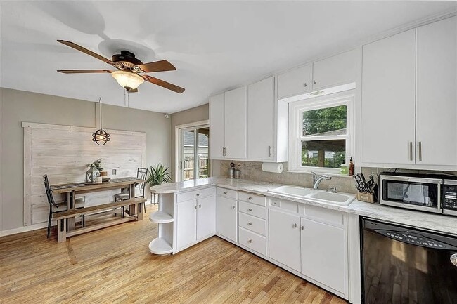 Building Photo - 524 La Plant St