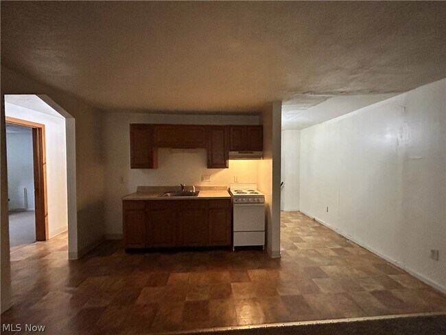 Building Photo - 183 Woodmont Ave