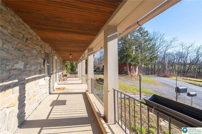 Building Photo - 621 Nursery Rd