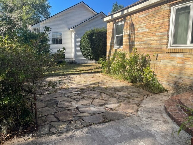 Building Photo - 1614 E 50th St