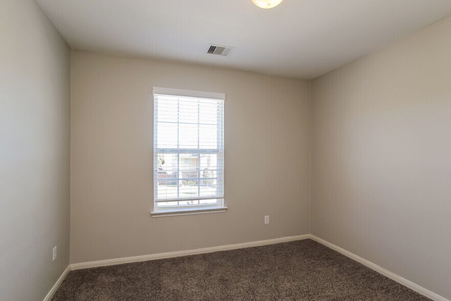 Building Photo - 21835 Octavia Way