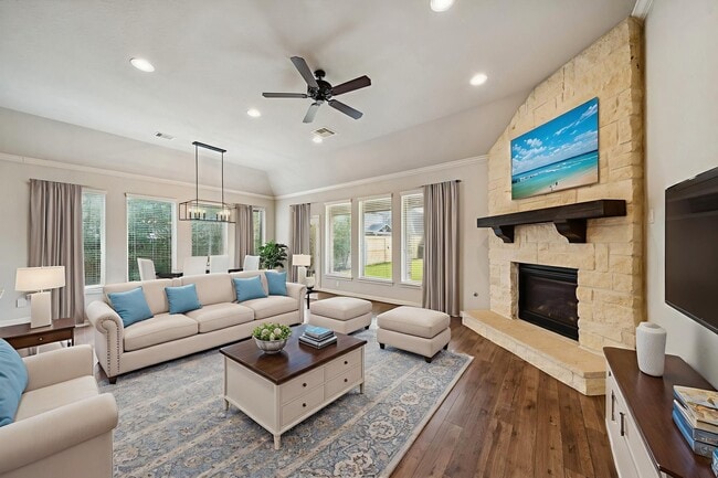 Building Photo - 15115 Flintridge Lake Ln