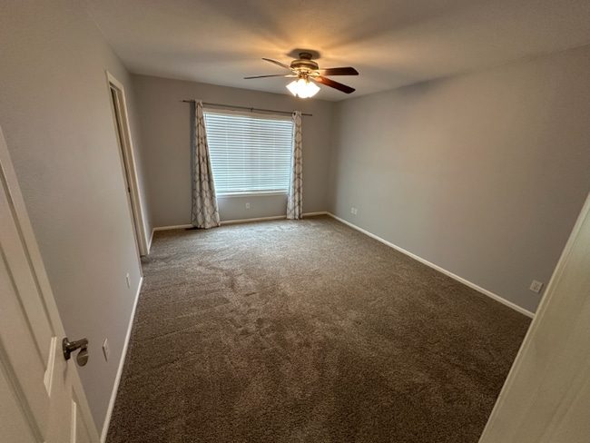 Building Photo - 9491 Cove Creek Dr