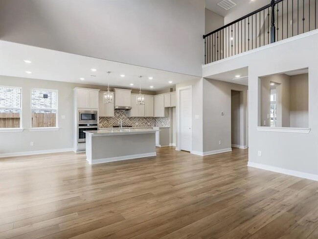 Building Photo - 7010 Lauren Oak Dr