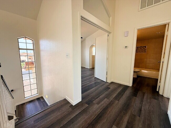 Building Photo - Spacious Garden Lakes Beauty – Vaulted Ceilings, 3-Car Garage & Stunning Upgrades!