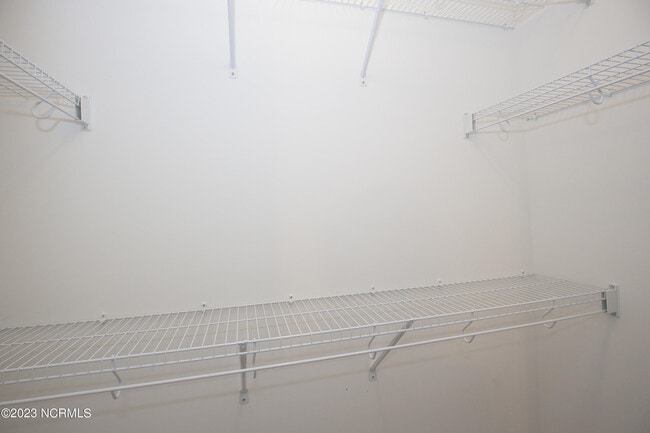Building Photo - 721 Thrush Dr