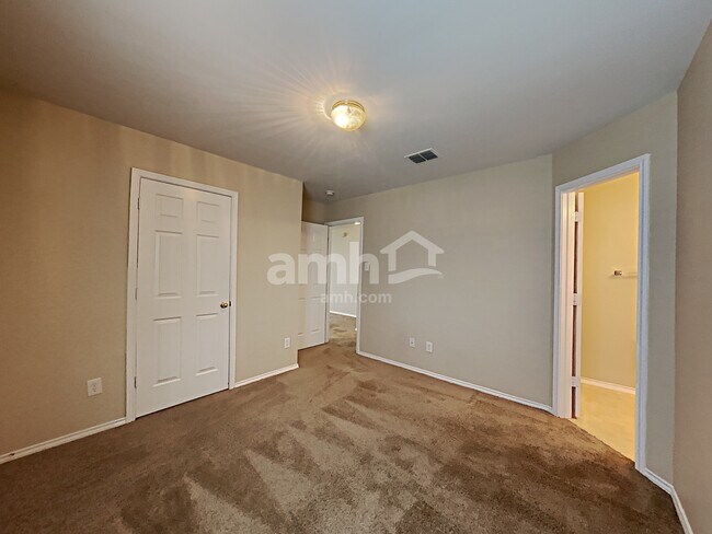 Building Photo - 26814 Sparrow Rdg