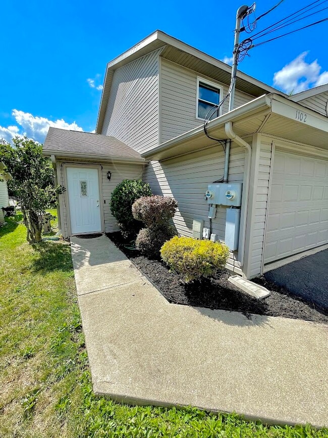 Building Photo - 1100 Fishlock Ave