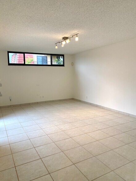 Building Photo - 8368 Trent Ct