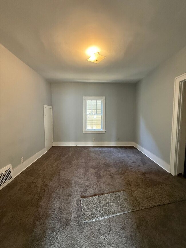 Building Photo - Beautiful 4/2 Home