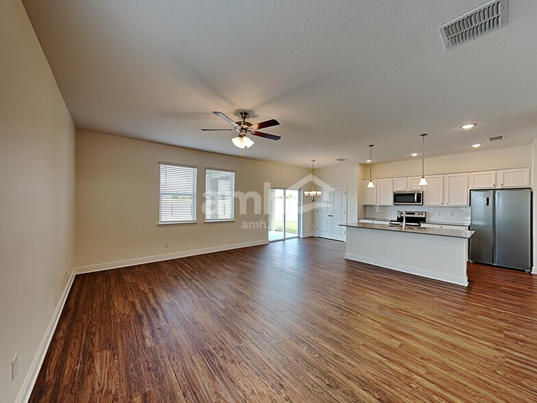 Building Photo - 1248 Sky Lks Dr