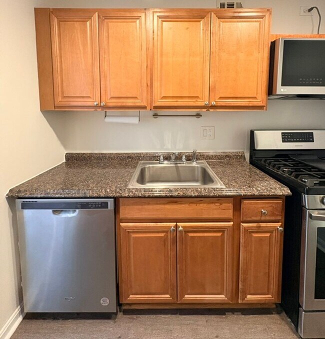 Building Photo - 12403 Braxfield Ct