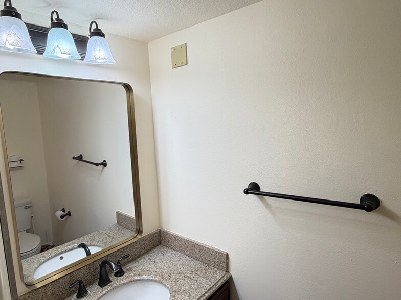 powder room - 315 Cameron Pl