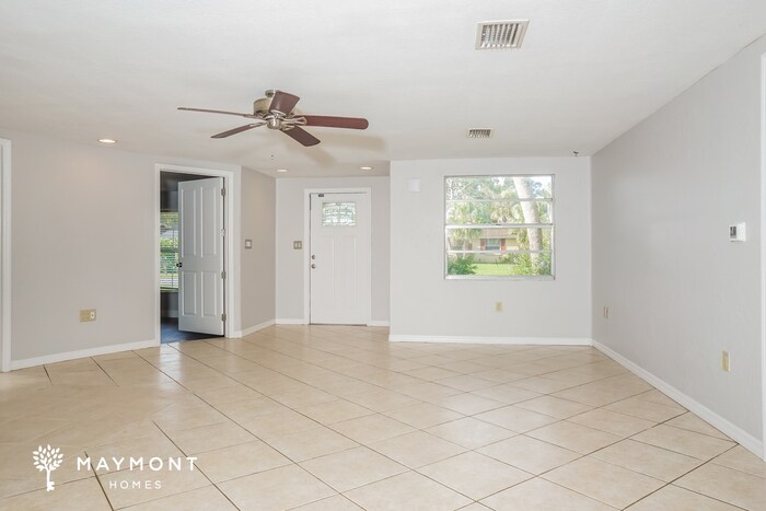 Building Photo - 1328 Karen Dr