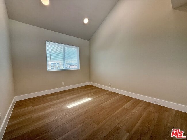 Building Photo - 3750 Glendon Ave
