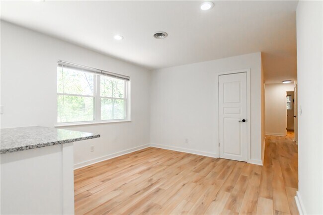 Building Photo - 2332 S Clover Dr